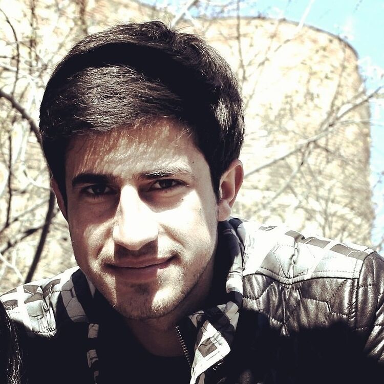  18948989  Emir, 33 ,    