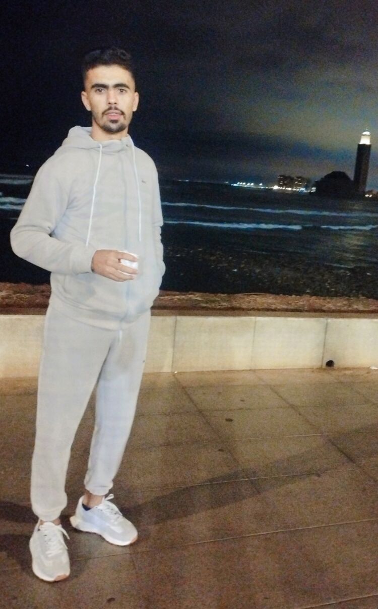  42105789  Marouane, 24 ,    