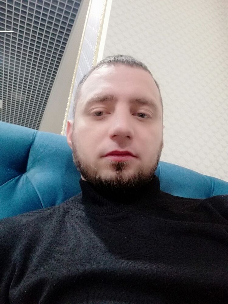  18899329  , 37 ,    