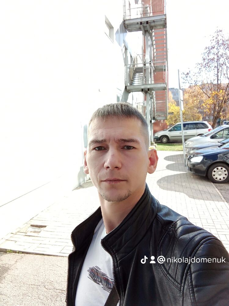  32092729  Nik, 41 ,    