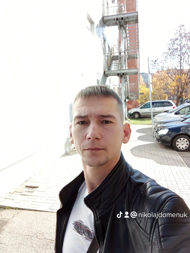  ,   Nik, 40 ,   c 