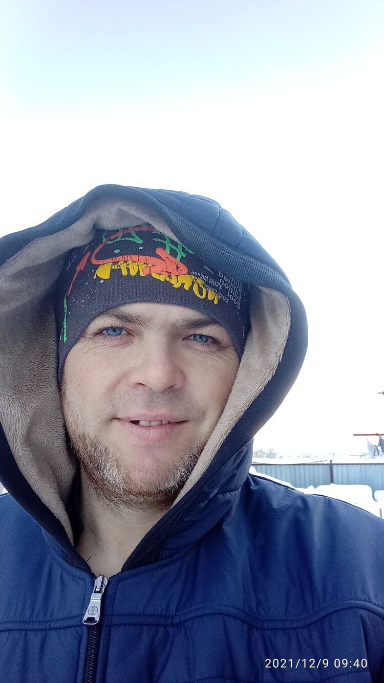  24849509  Pavel, 41 ,    
