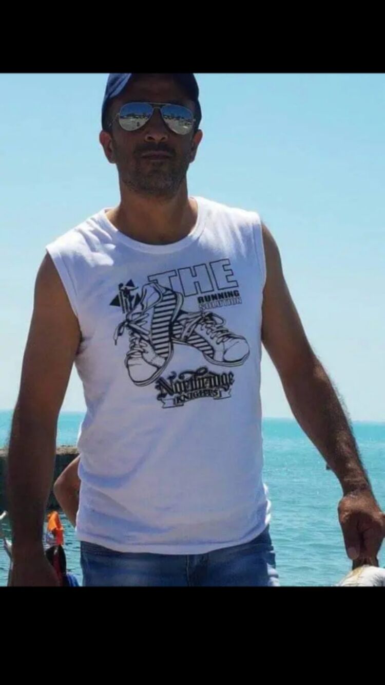  26886409  Artak, 43 ,    