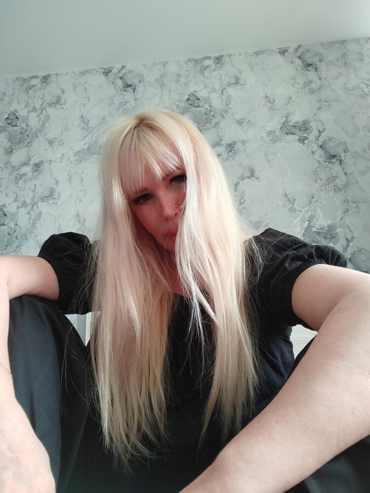  36410259  Eva, 44 ,    