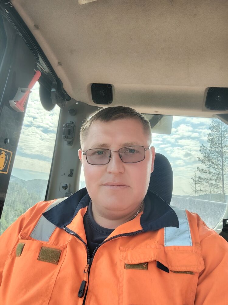  48742759  , 33 ,    