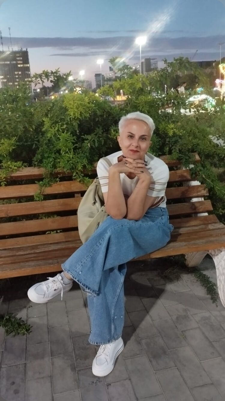  46116049  , 52 ,    