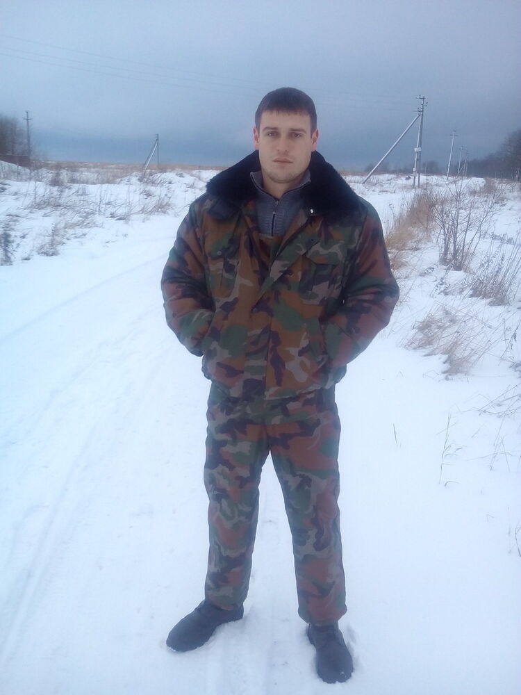 15448159  Slavik, 32 ,     
