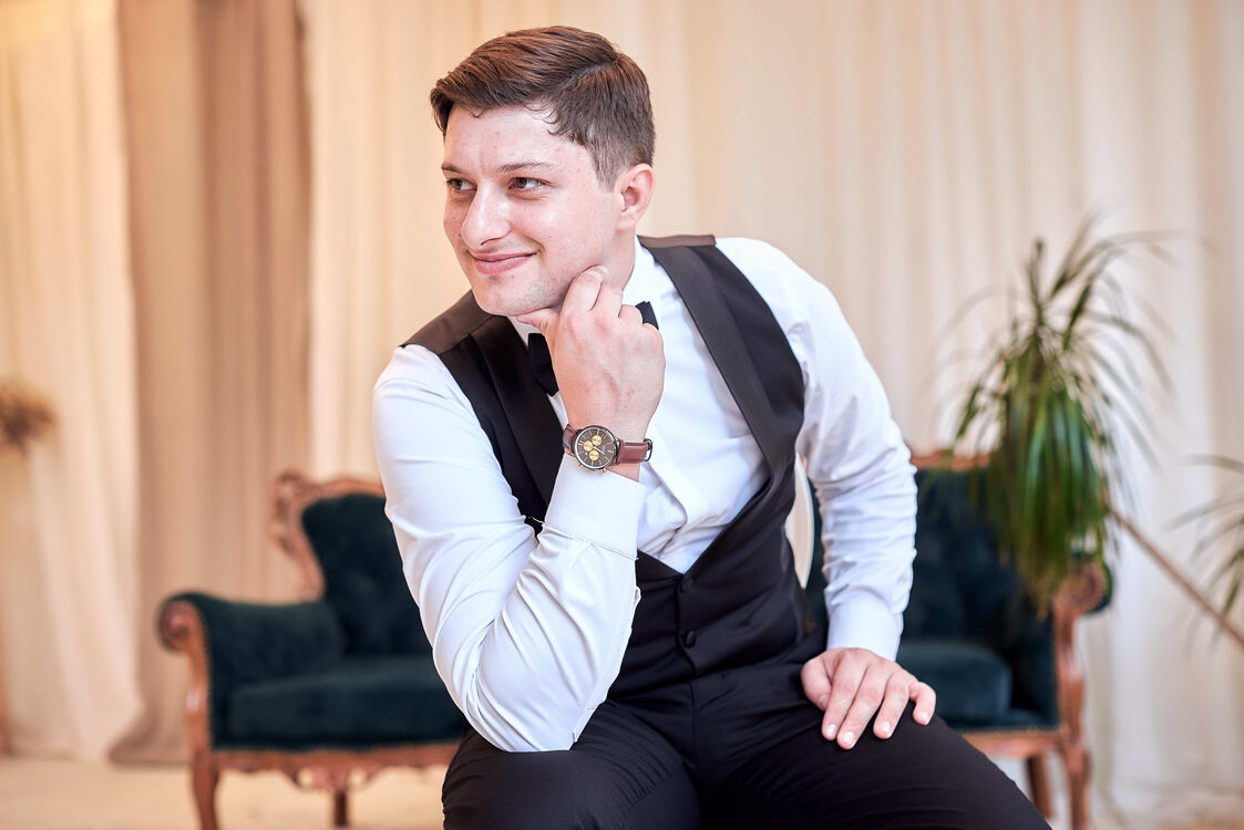  53138849  Mihai, 28 ,    