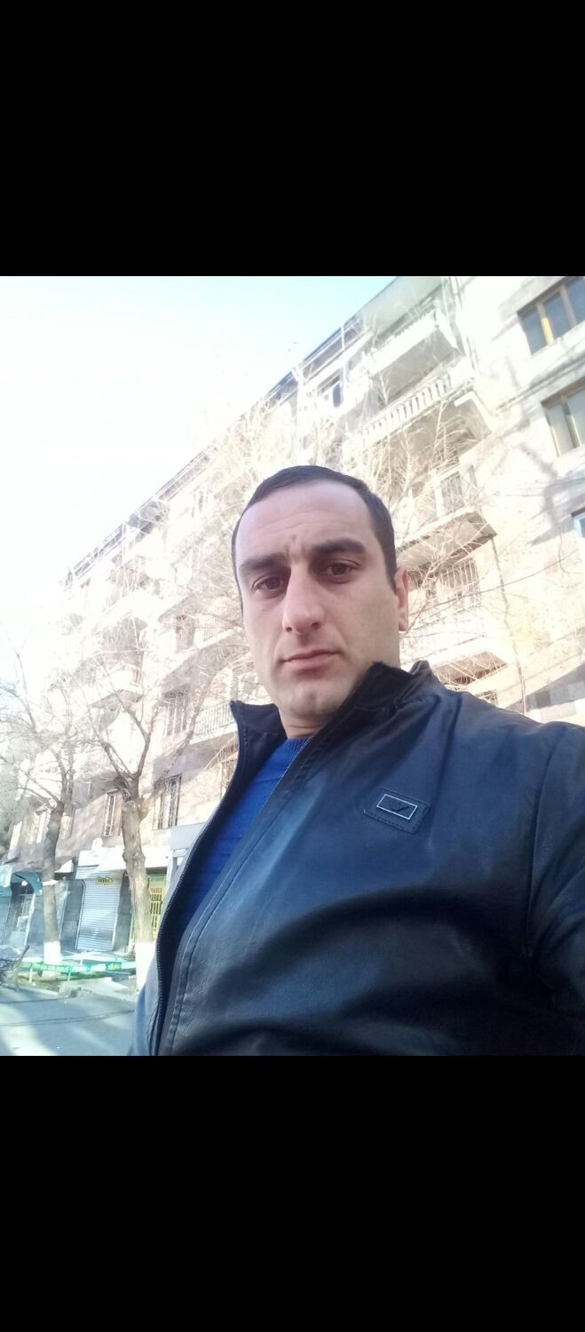  35380469  Arkadi, 39 ,    
