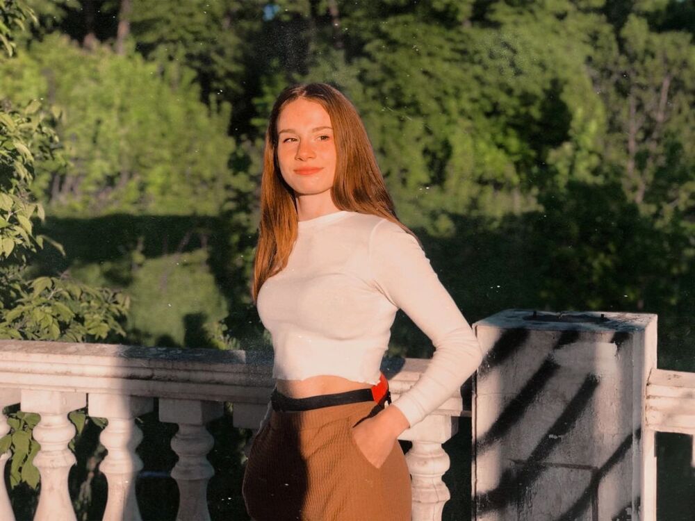  40791959  Evelina, 28 ,    