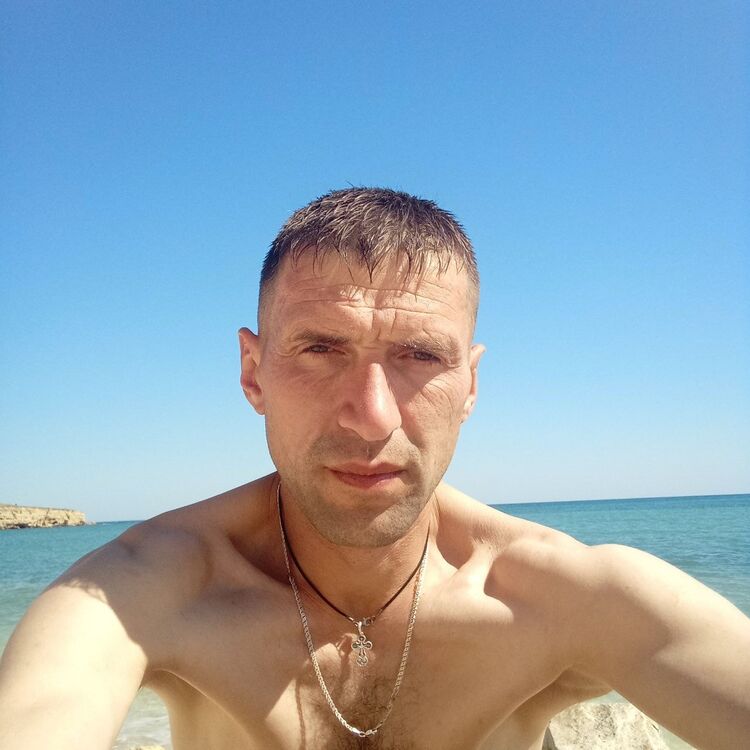  43810519  Nik, 40 ,    