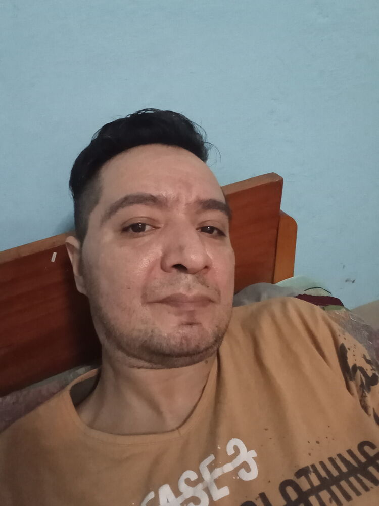  22787879  Carlos, 47 ,    -
