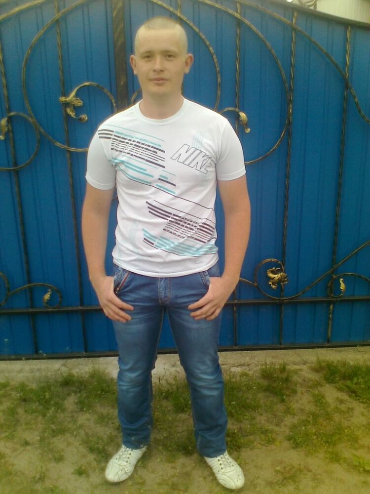  ,   Ihor, 32 ,   