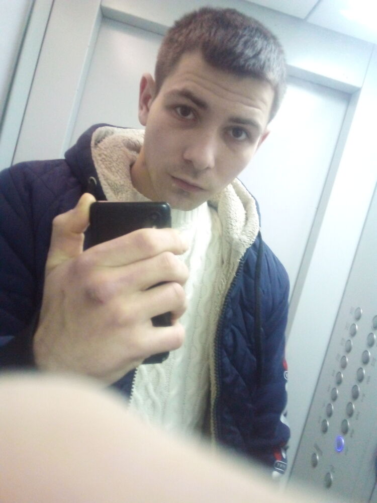  31976199  Vitaly, 24 ,    