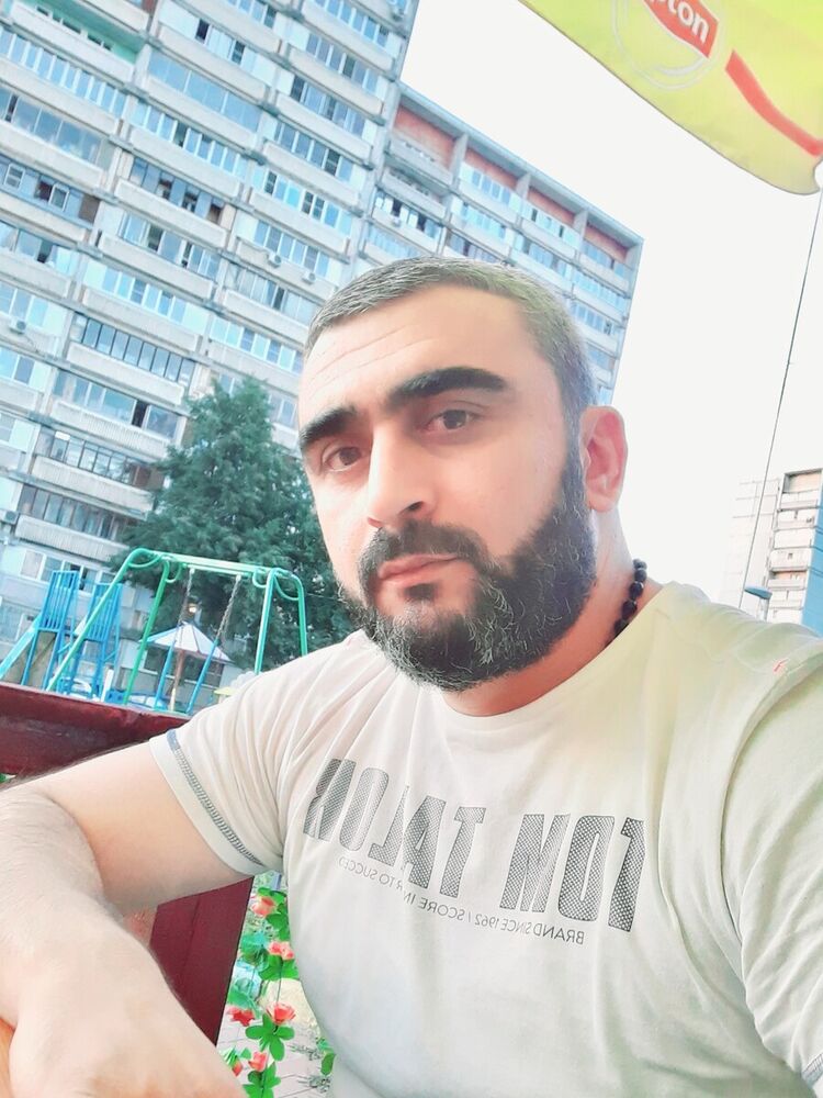  20777689  Aydin, 44 ,    