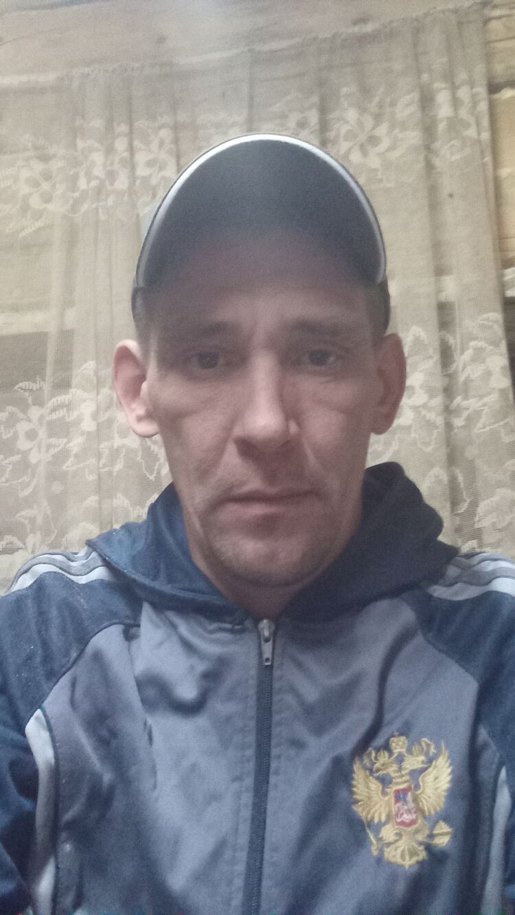  37180539  Yura, 42 ,     