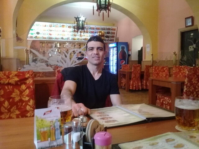  16723549  Zaur, 33 ,    