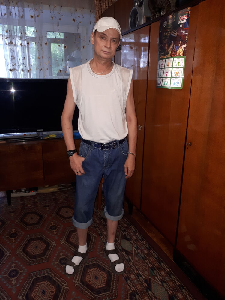  52846609  Oleg, 53 ,    