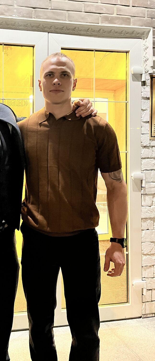  53841909  Stas, 26 ,    