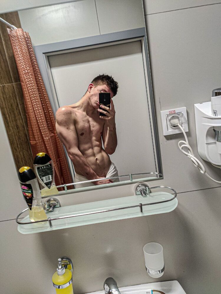  31837769  dick, 21 ,    