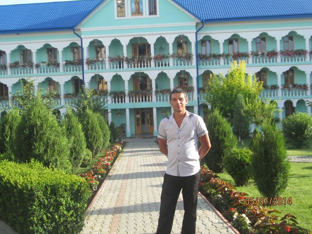  ,   Vitalii, 38 ,   