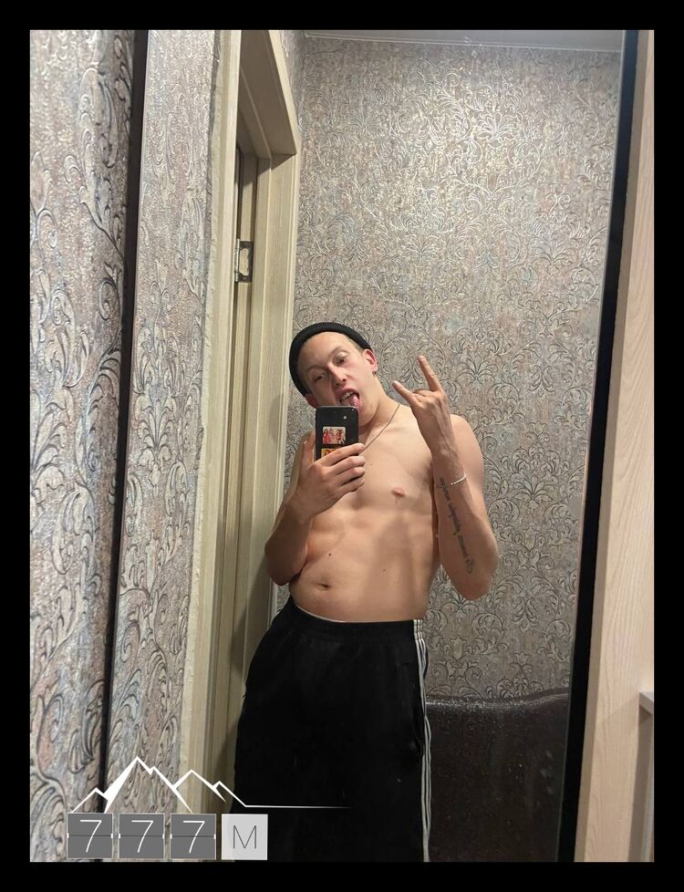  38468409  Nikolay, 20 ,    