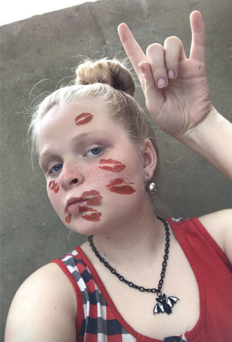  28559449  Ksenia, 21 ,    