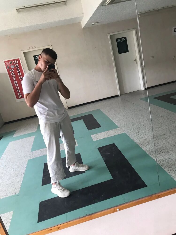  30327589  T, 23 ,    