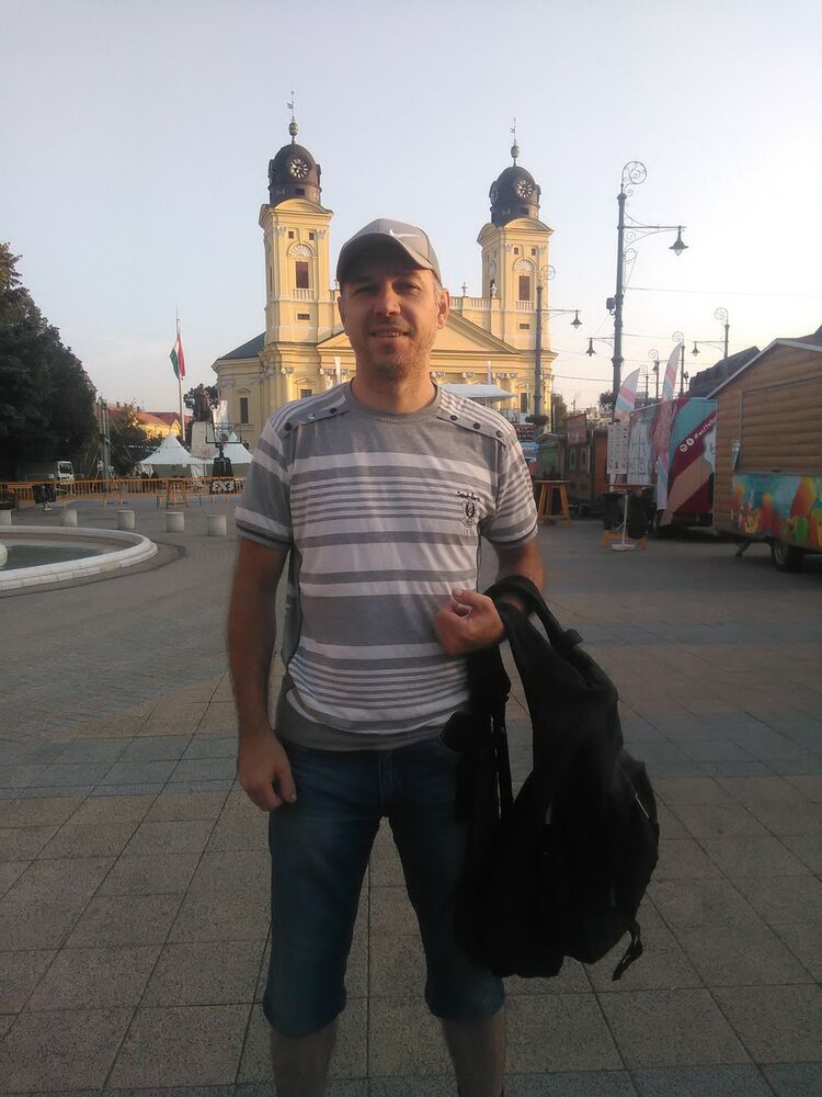  ,   Ruslan, 49 ,   ,   , c 