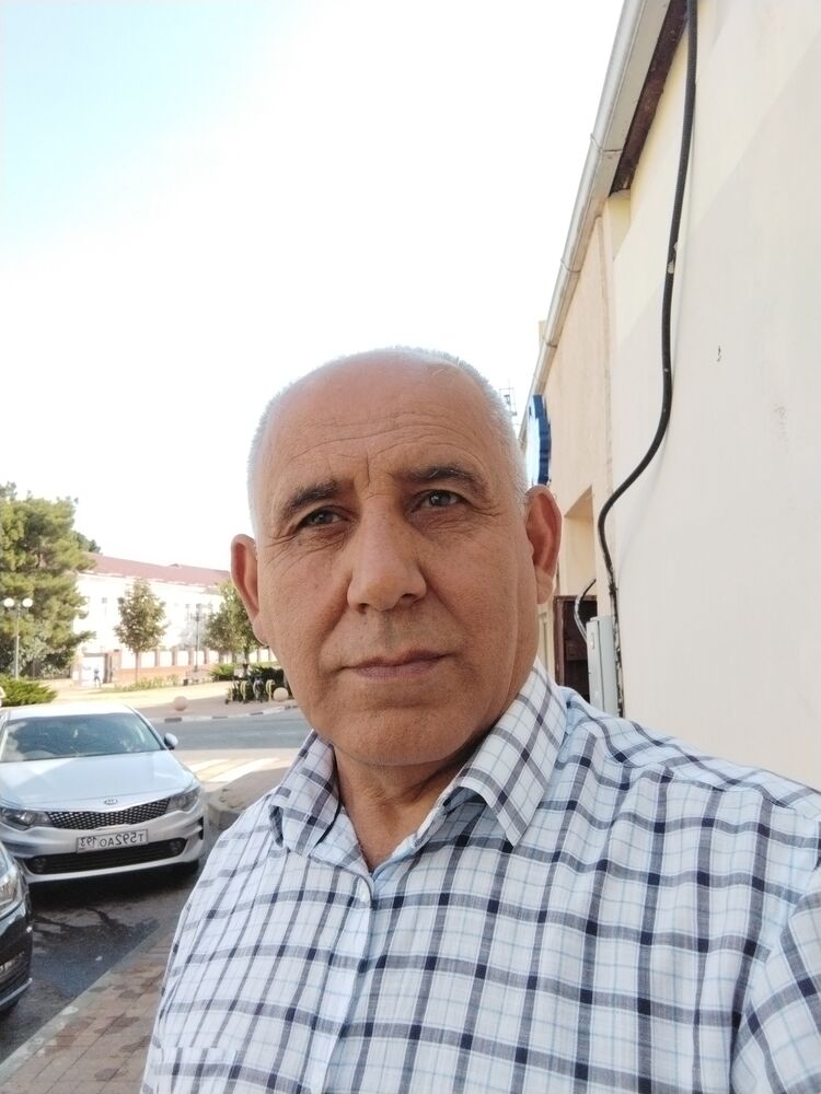  30801609  Shamil, 61 ,    