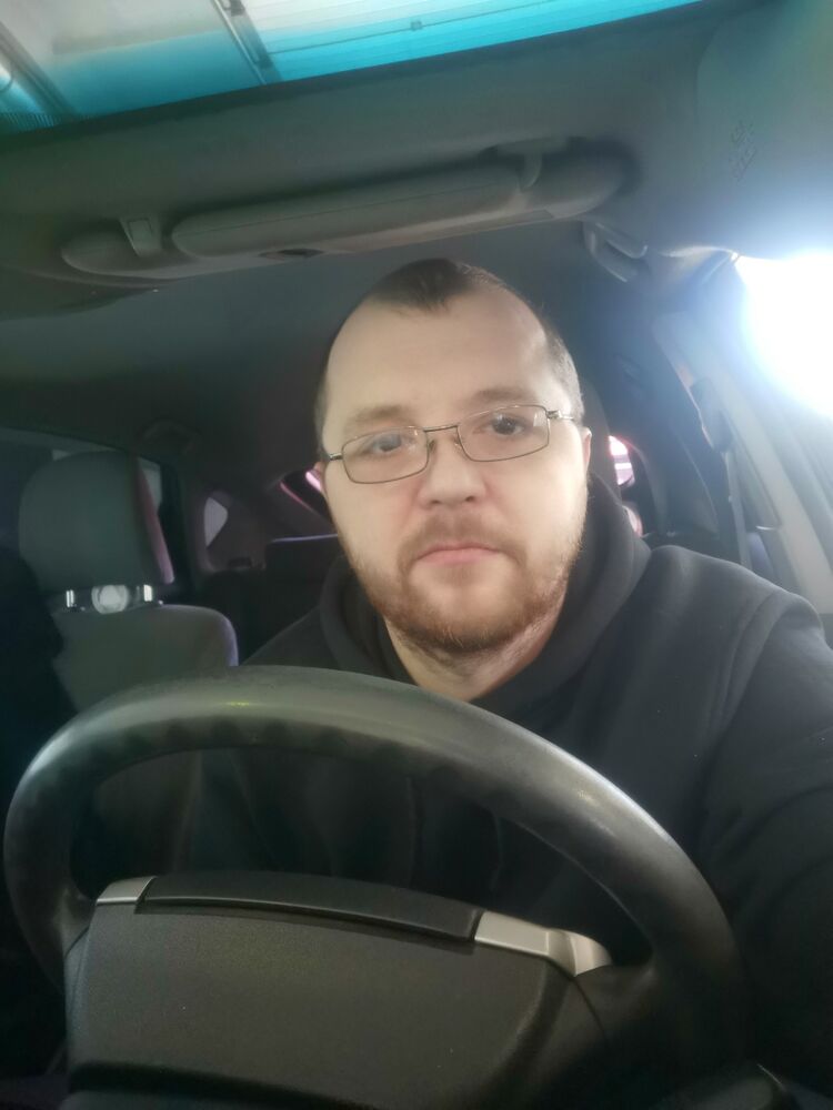  30765569  Pavel, 38 ,    