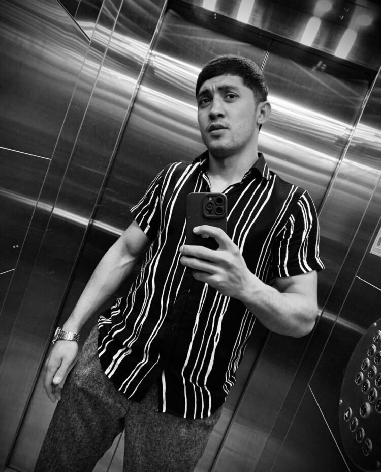  ,   Emir, 23 ,   ,   , c , 