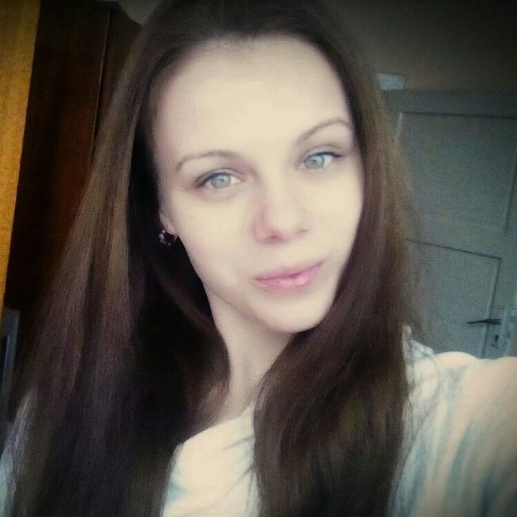  ,   Morika, 32 ,  