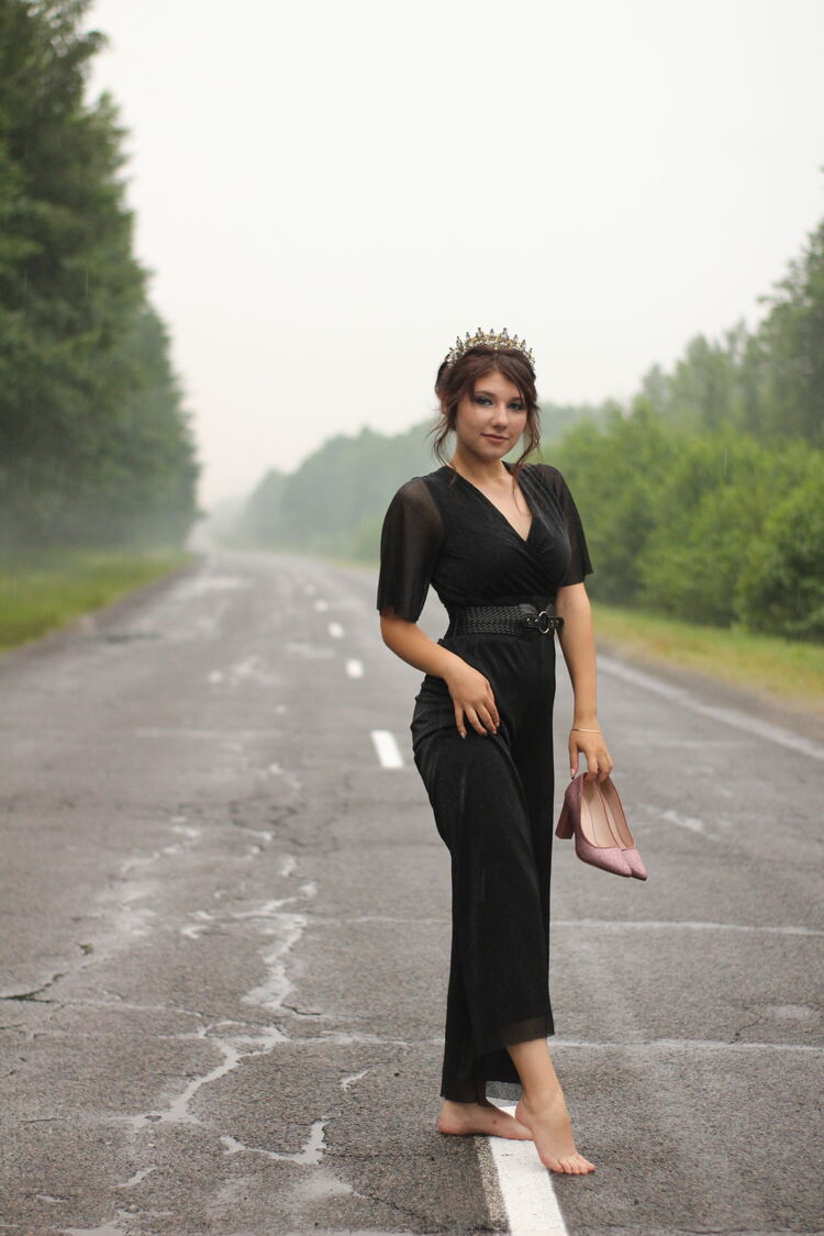  25470239  Anastasia, 21 ,    