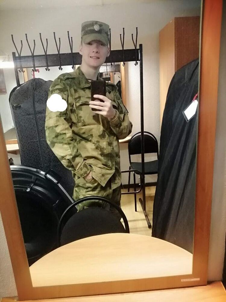  28682739  Sergei, 24 ,     