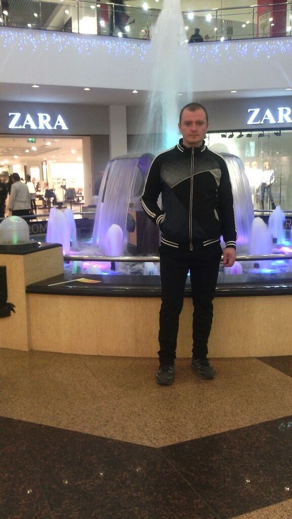  7958279  Viktor, 40 ,    
