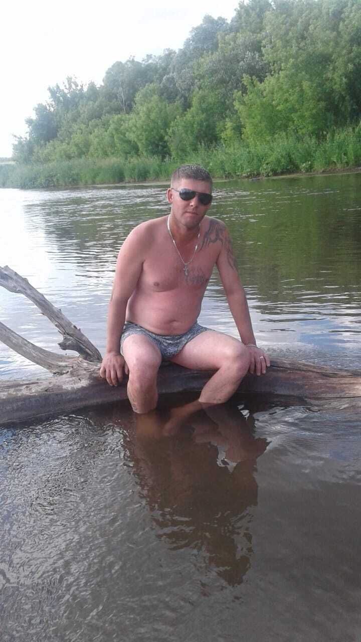  45008689  IGOREK, 39 ,    