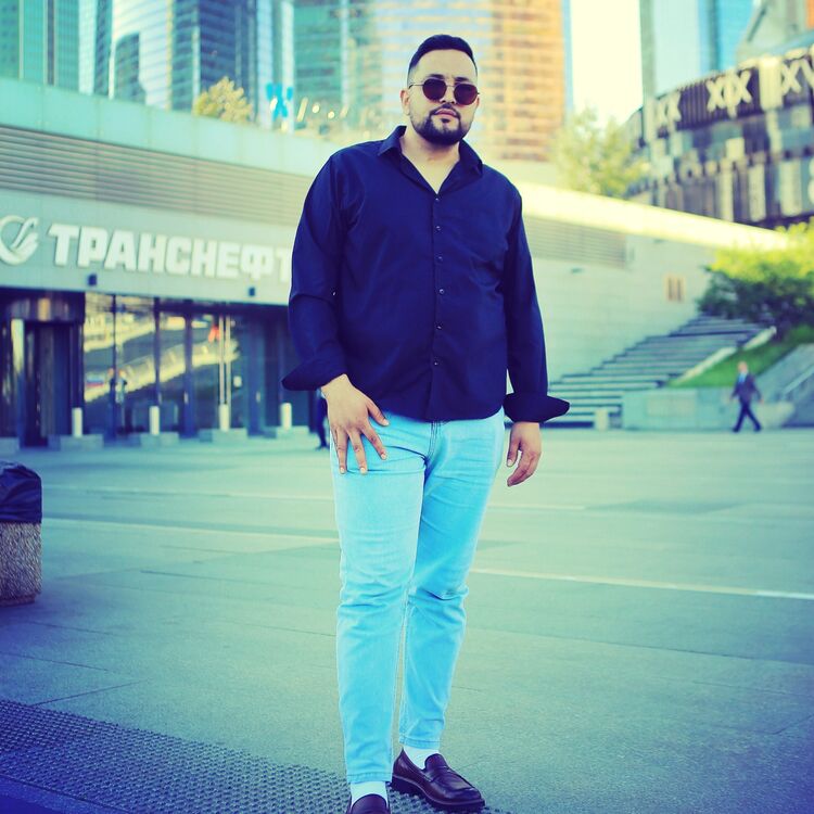 ,   Mustafo, 32 ,   ,   