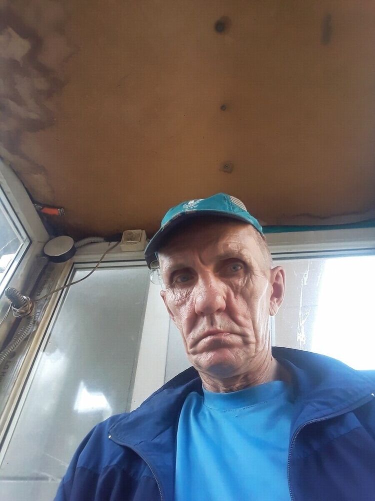  20543869  Viktor, 55 ,    