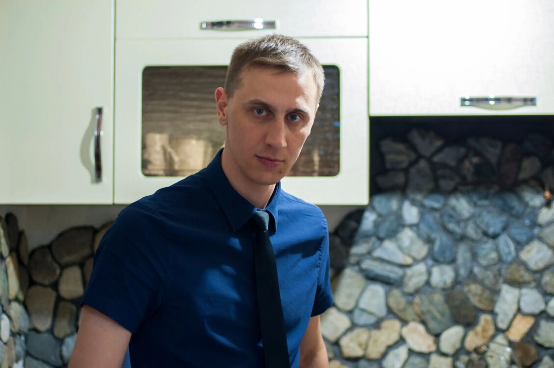  ,   Anton, 40 ,     , c 