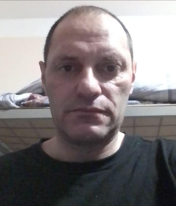  26612979  Mikhail, 52 ,    