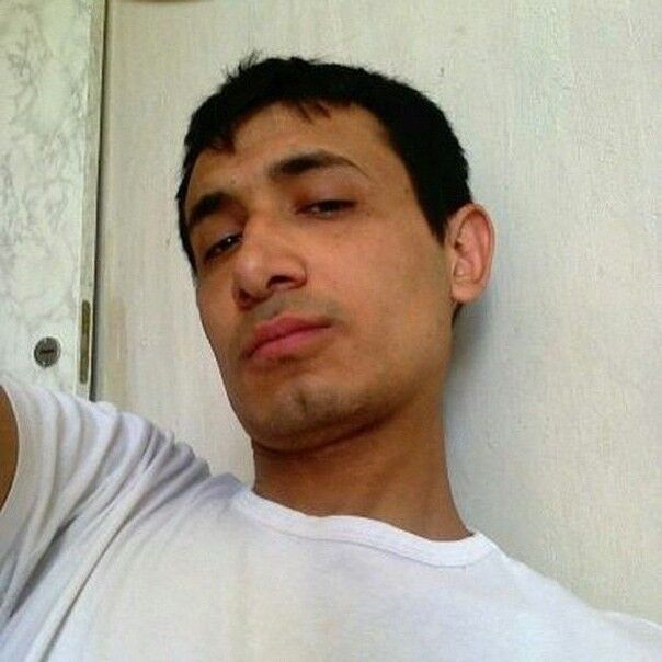  15792359  Bobur, 32 ,    
