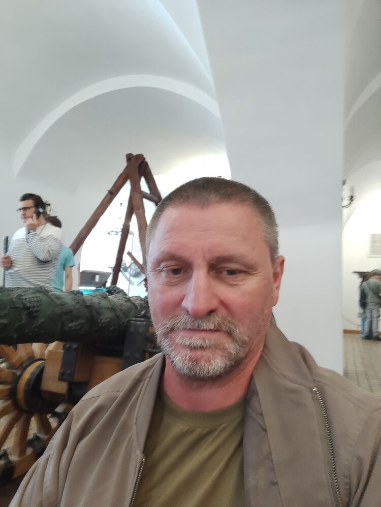  43960489  , 58 ,    