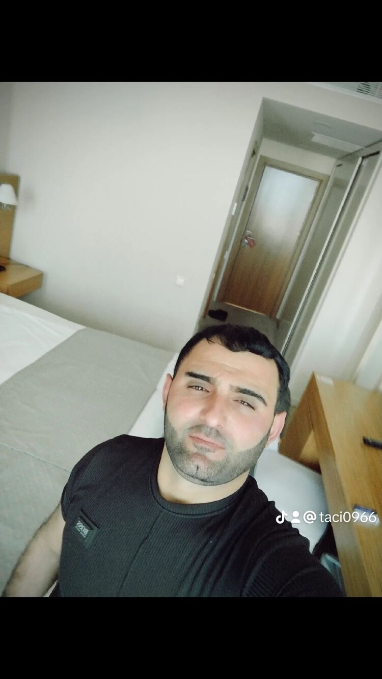  44040789  Taci, 37 ,    Budva