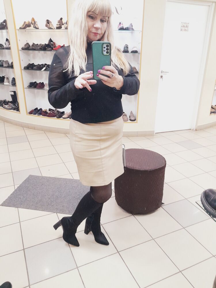  ,   Malinika, 49 ,   ,   