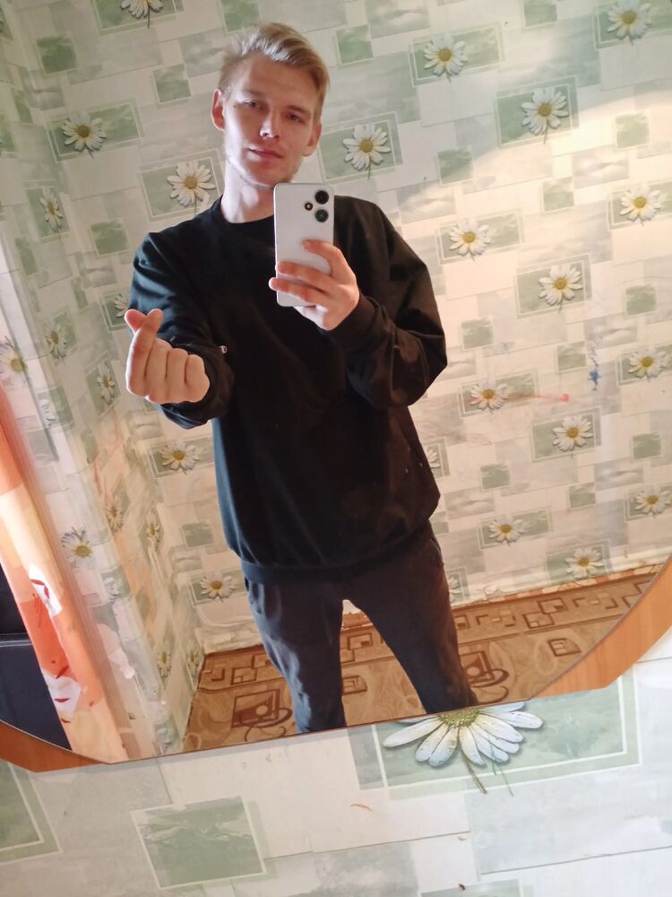  47523379  Igor, 26 ,    