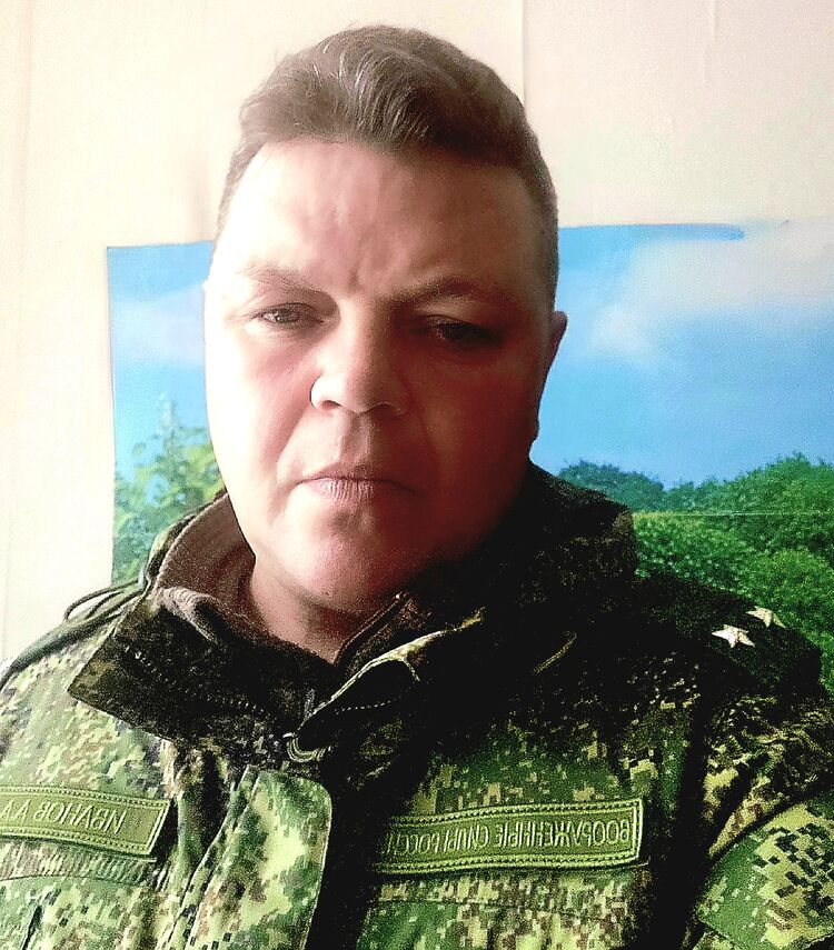  31662339  Aleks, 44 ,    