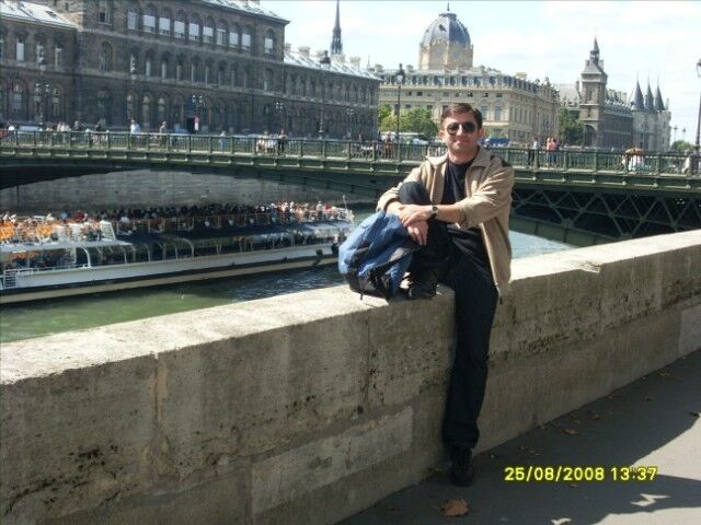  8611189  Namik, 44 ,    