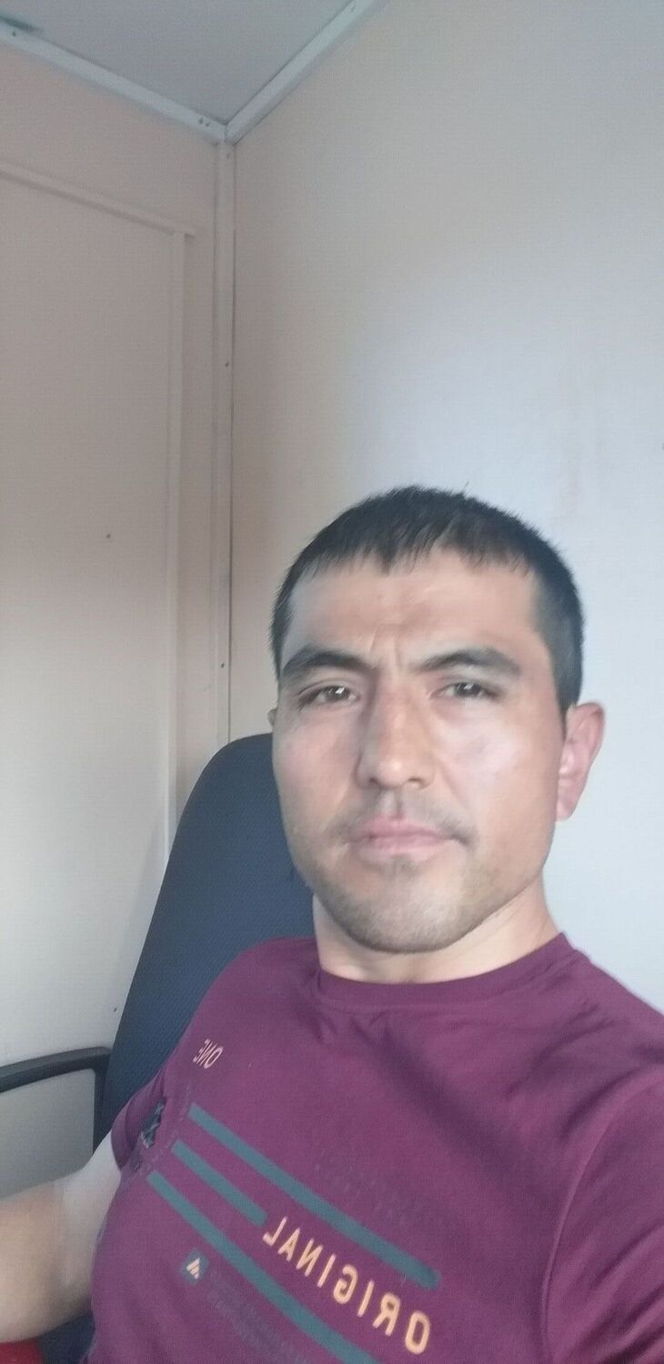  23765889  Zoer, 42 ,    
