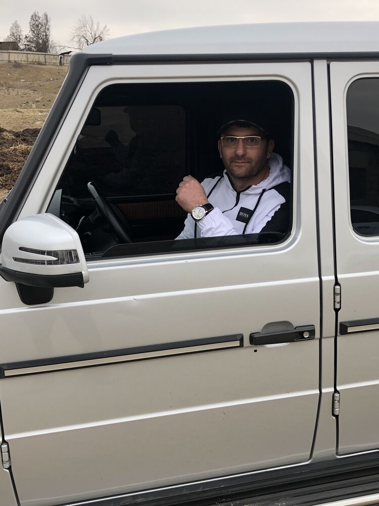  39320689  EDUARD, 42 ,    